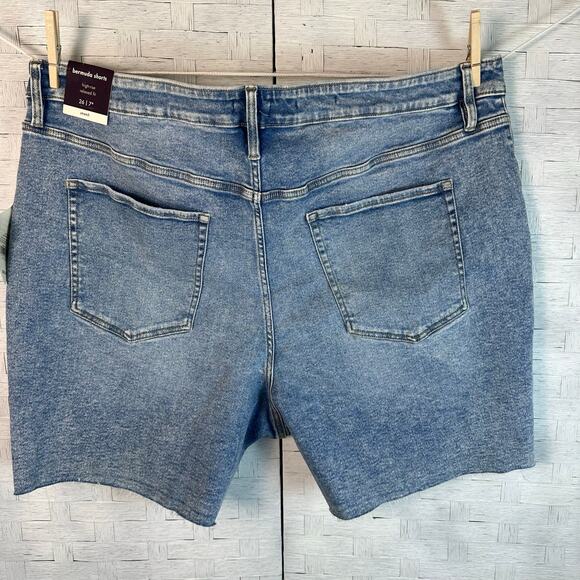 Ava&Viv light wash shorts cutoff denim midi highrise slim fit straight plus size - Picture 3 of 12